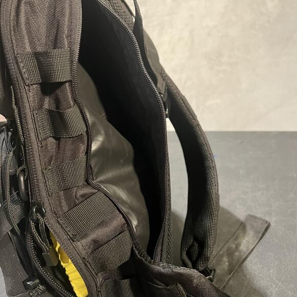 Fieldline Pro Series Tactical Backpack Black Small MOLLE Utility Outdoor Bag - Picture 7 of 15